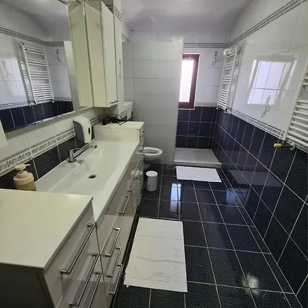 Center - Free Parking