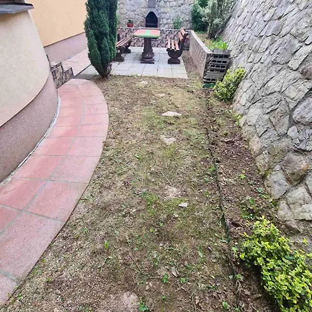 Center - Free Parking
