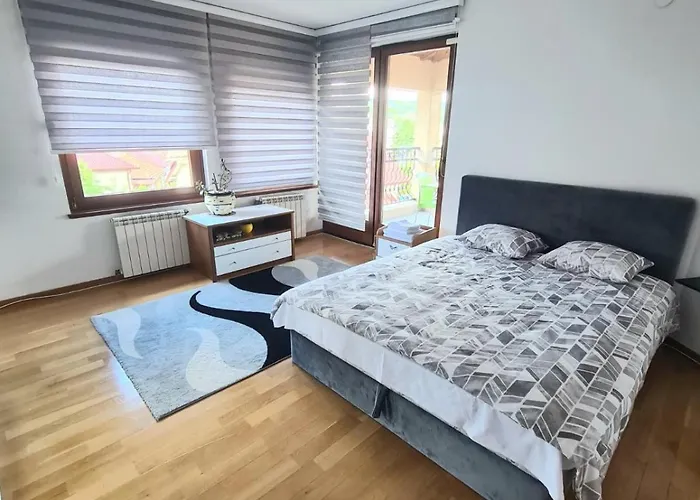 Villa Center - Free Parking