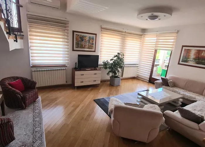 Villa Center - Free Parking *